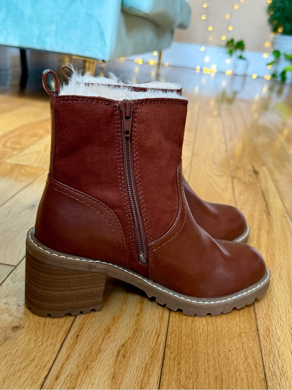 Women's Brown Faux-Fur Lined Ankle Boots- NWT, size 6 - Picture 4 of 4